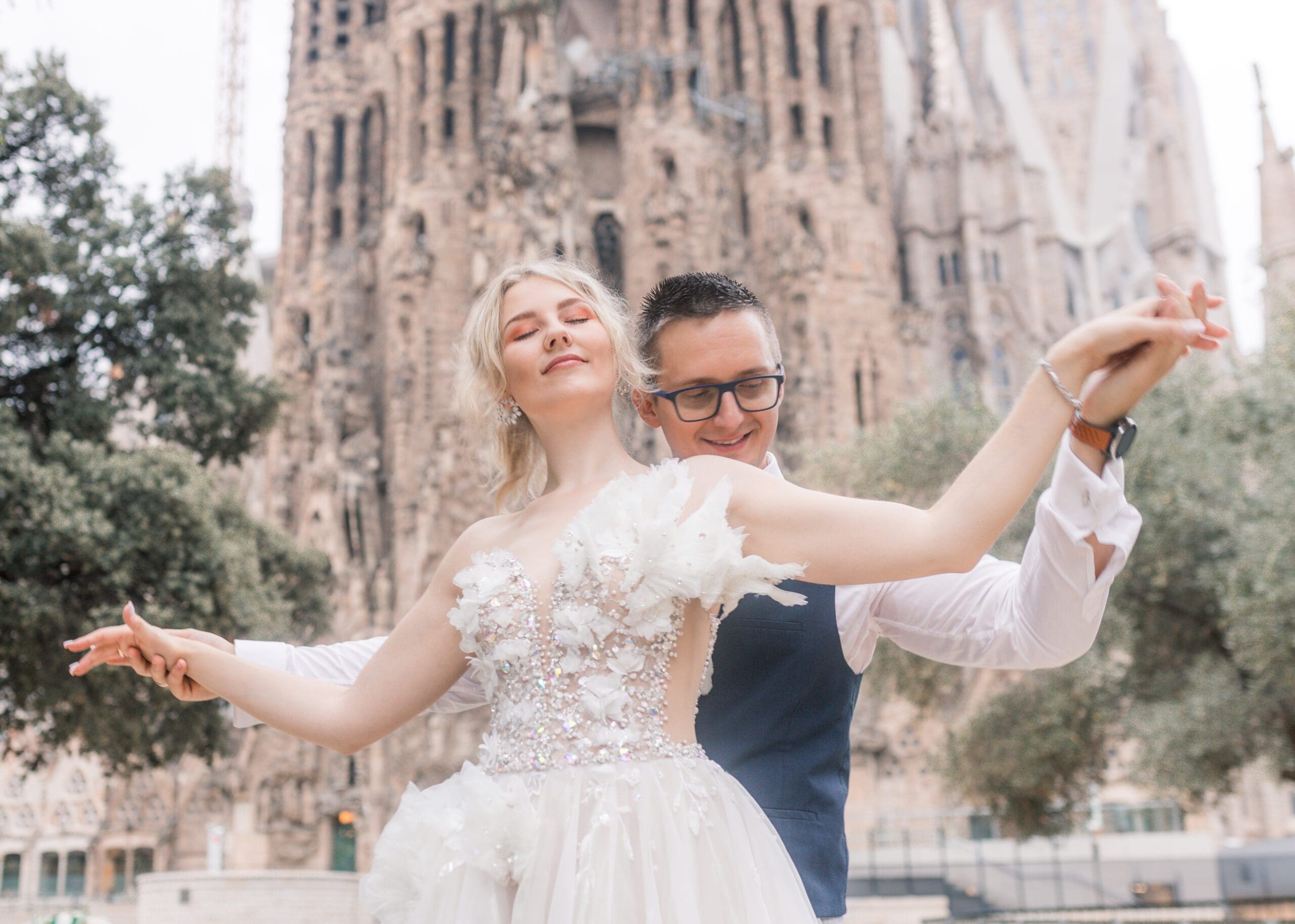 Sesión de fotos postboda en Sagrada Familia Sesión de fotos postboda en Sagrada Familia
